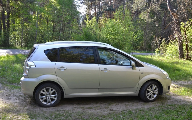 Toyota Corolla Verso cena 21900 przebieg: 199000, rok produkcji 2008 z Kielce małe 46